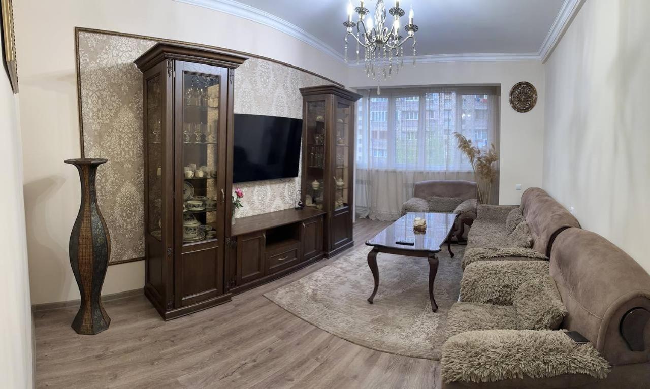 Apartment In Erevan Exterior foto